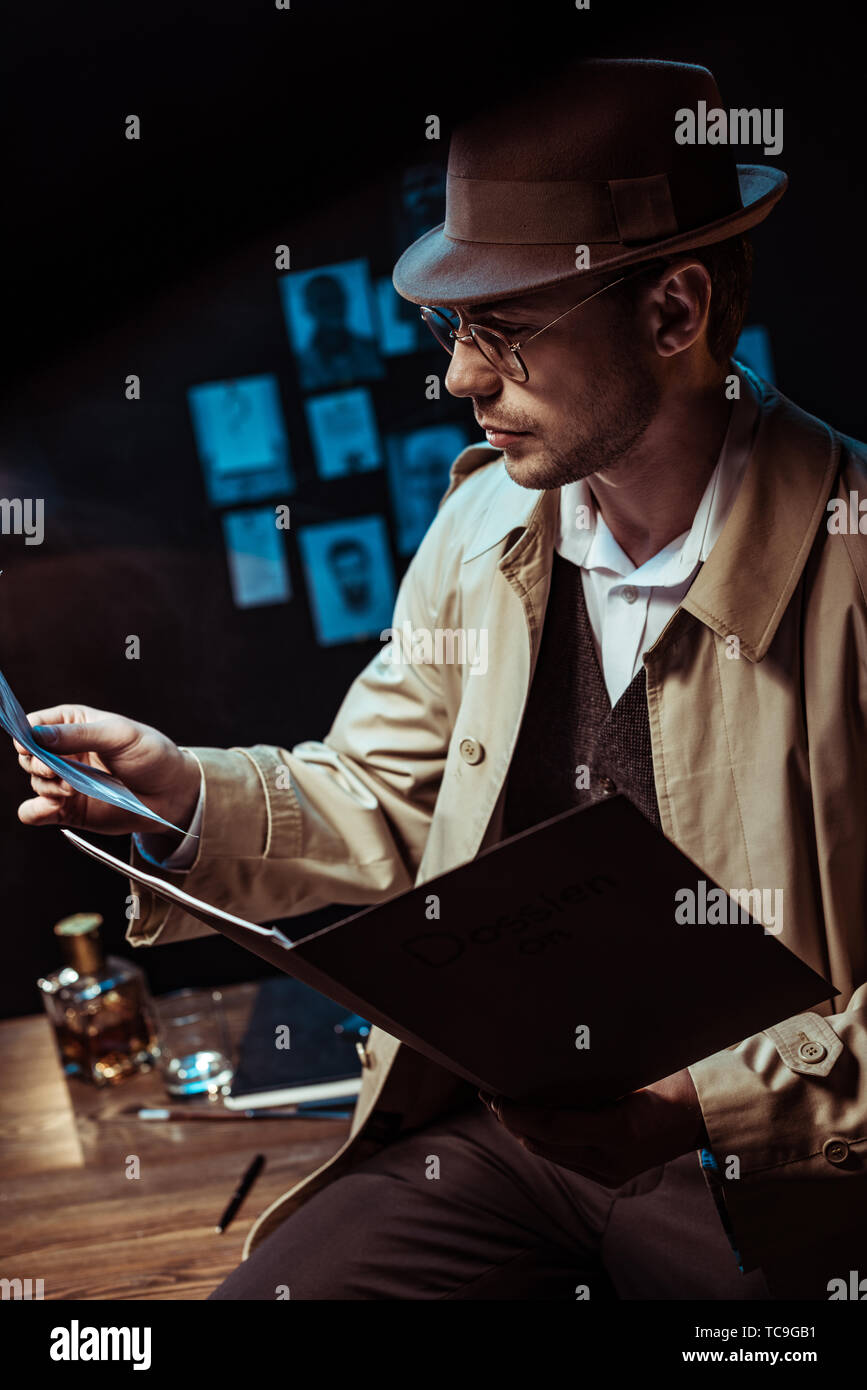 Trench coat detective hires stock photography and images Alamy