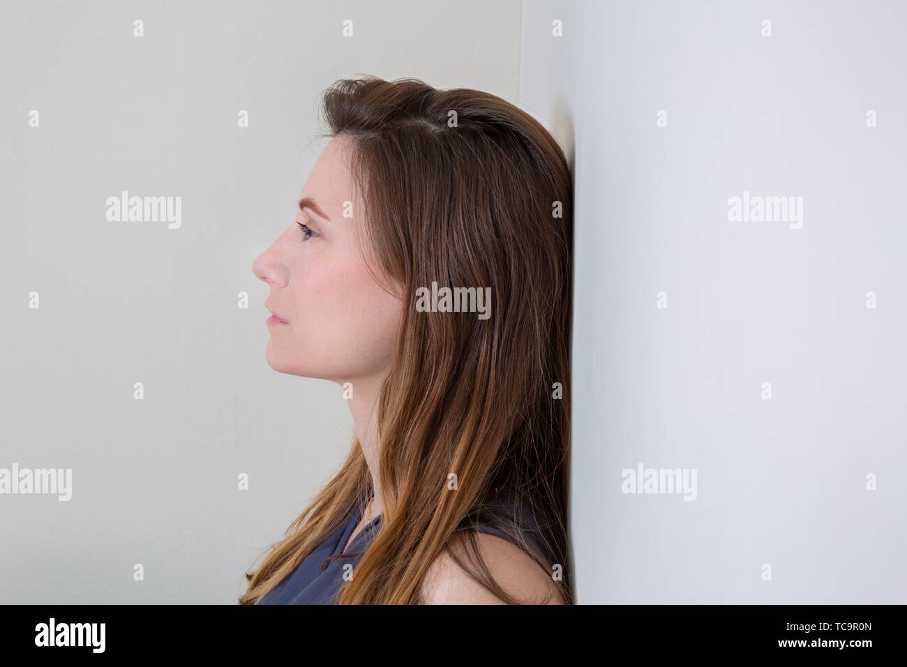 Woman portrait profile long hair hi-res stock photography and images ...