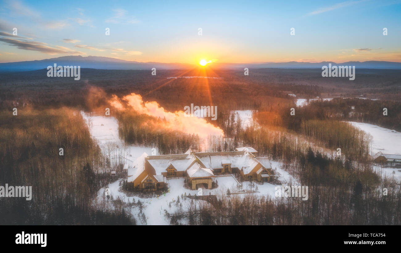 Mountain sunrise scenery hi-res stock photography and images - Alamy