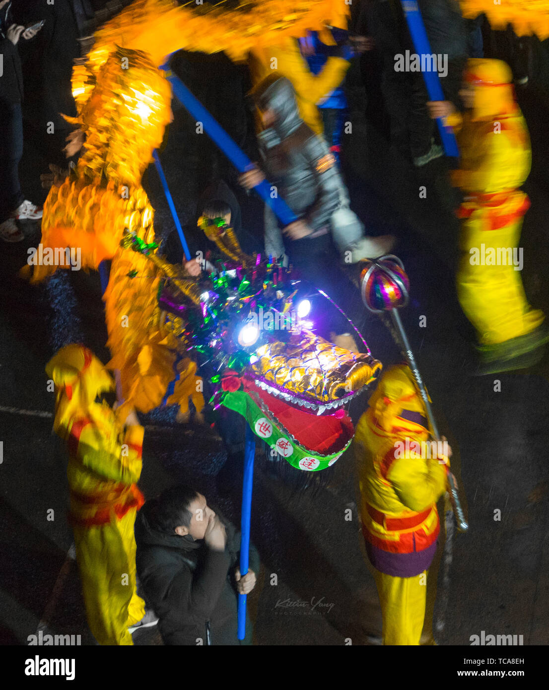 Fire dragon dance hi-res stock photography and images - Alamy