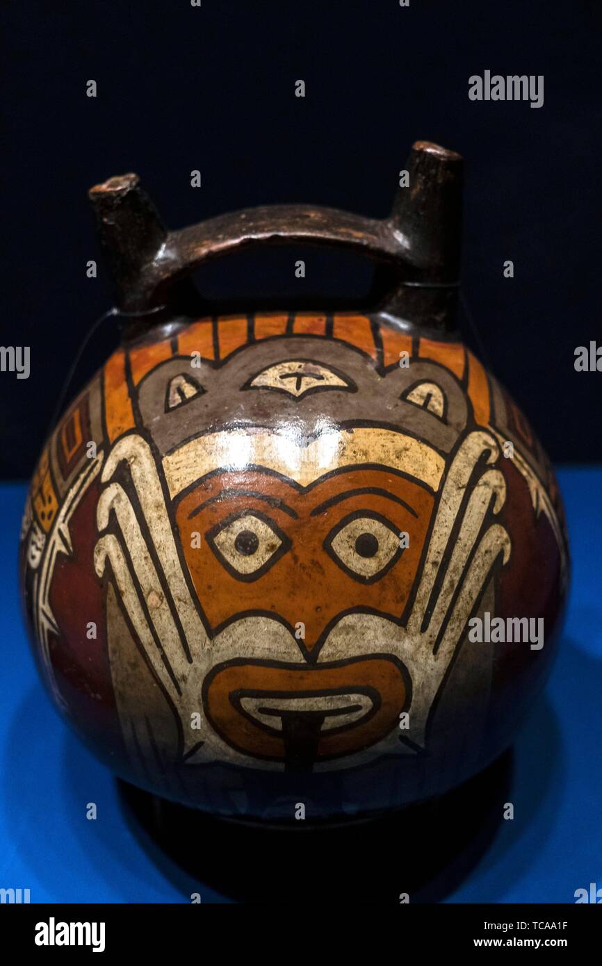 Peruvian Pre-Columbian ceramics,Nazca culture (100 BC to 800 AC). Lima Art  Museum, Lima, Peru Stock Photo - Alamy