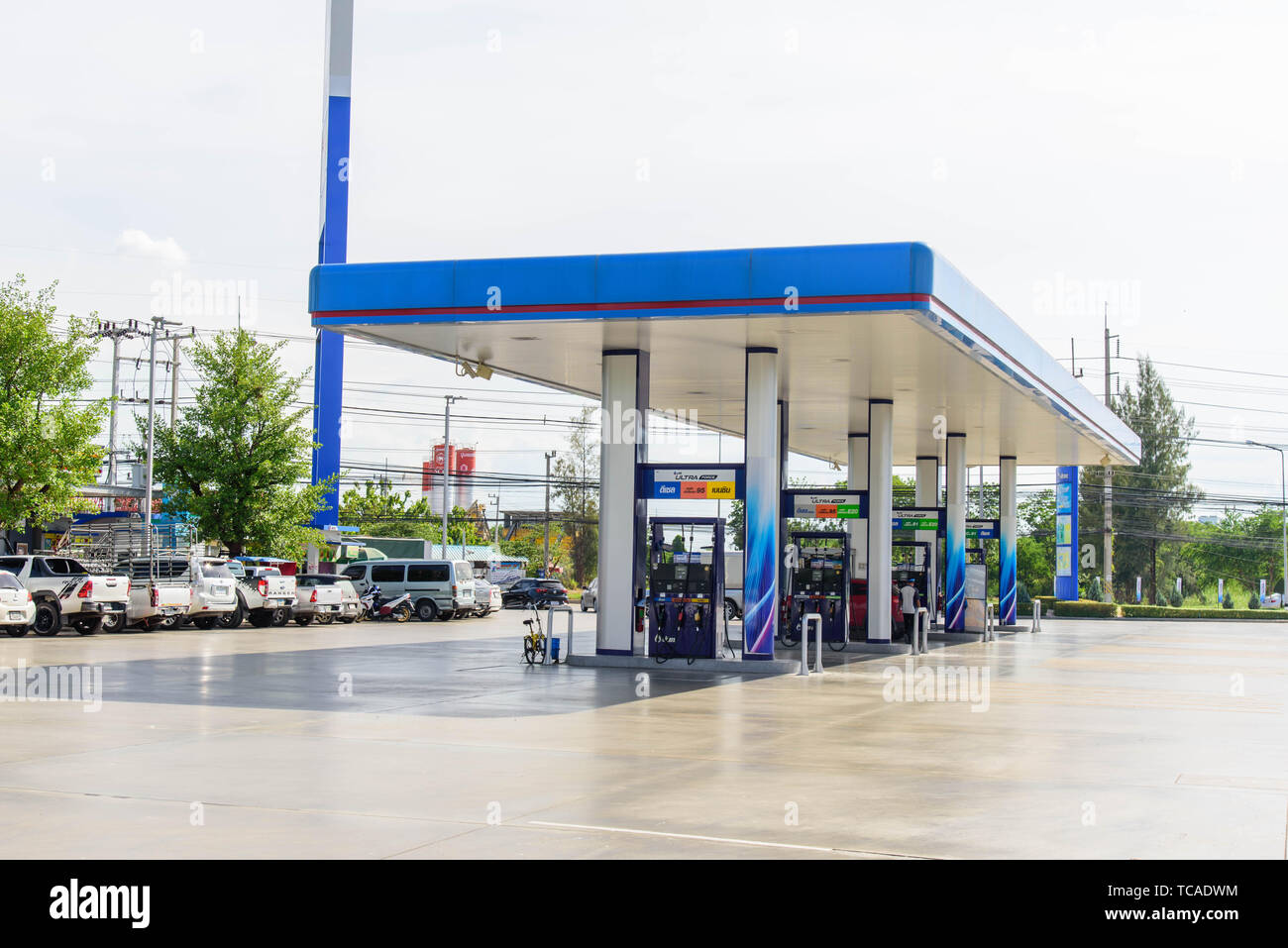 Nakhon pathom , Thailand -  5 June, 2019 : Time lapse of car coming to refuel oil in PTT petrol station Stock Photo
