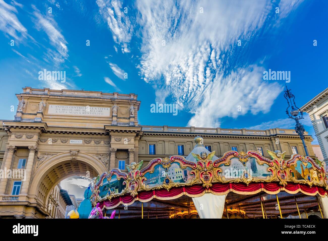 Triumphal arch of the carousel hi-res stock photography and images - Alamy