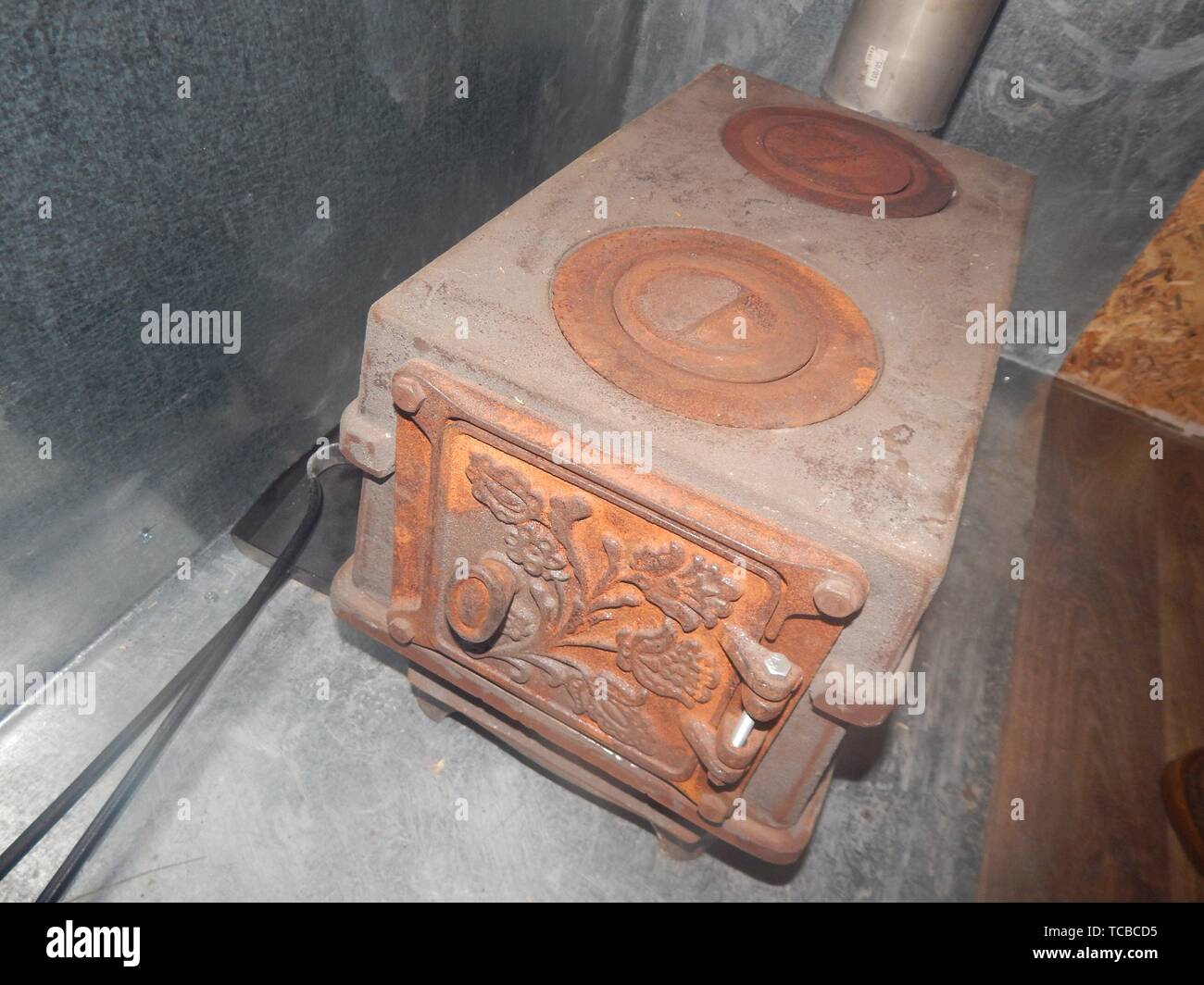 A cast iron stove hires stock photography and images Alamy