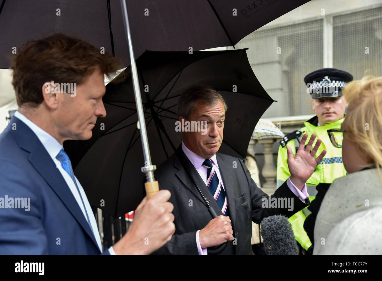 Downing Street, London, UK. 7th Jun 2019. The Brexit Party leader Nigel Farage and Richard Tice outside Downing Street after handing in a letter demanding a seat at the EU negotiations. Credit: Matthew Chattle/Alamy Live News Stock Photo