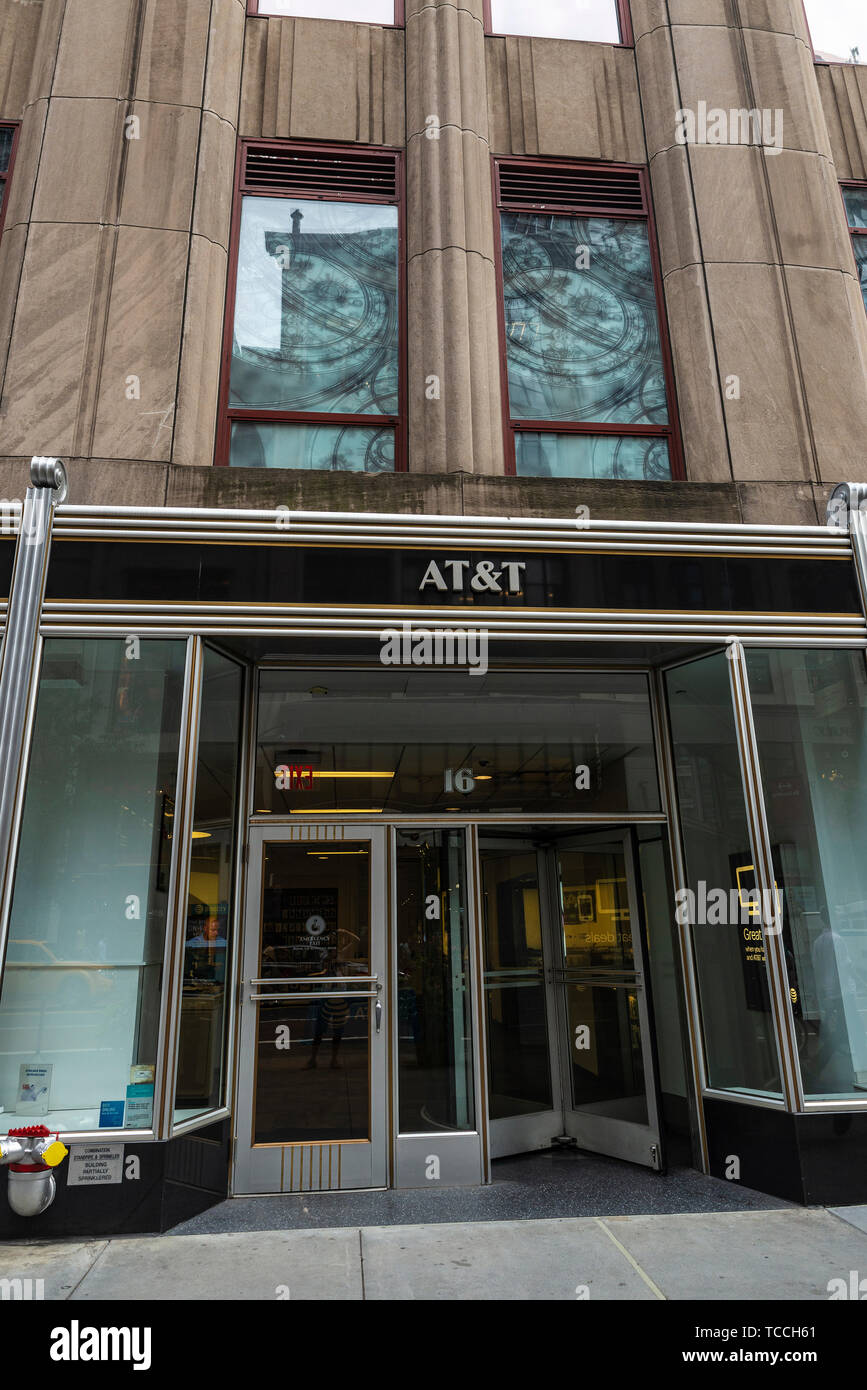 New York City, USA - July 31, 2018: AT&T (American Telephone and Telegraph) shop,  the world's largest telecommunications company, in Manhattan, New Y Stock Photo