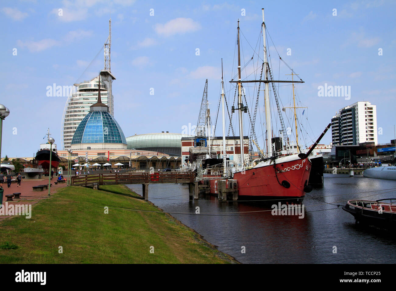 Bremerhaven mit Alten Hafen, Mediterraneo, dem Hotel Atlantic und dem Klimahaus. Bremerhaven, Bremen, Deutschland, Europa Date: 16. Juli, 2018 Stock Photo