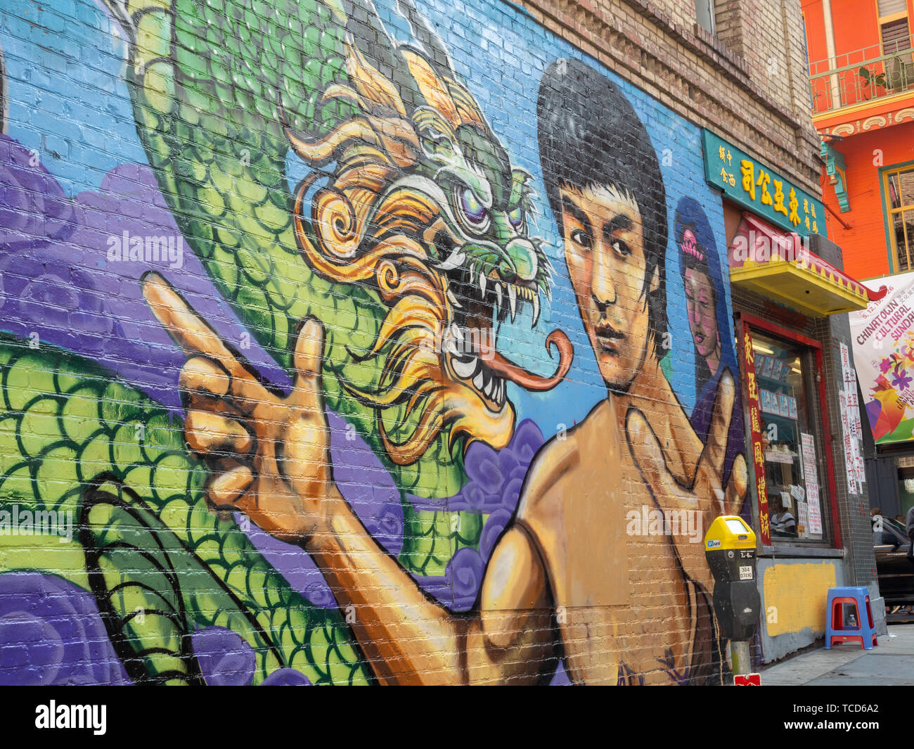 Bruce Lee dragon mural in Chinatown, San Francisco Stock Photo Alamy