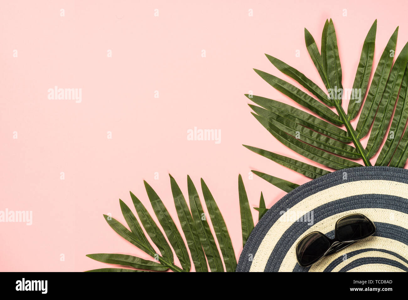 Summer flat lay background on pink Stock Photo - Alamy