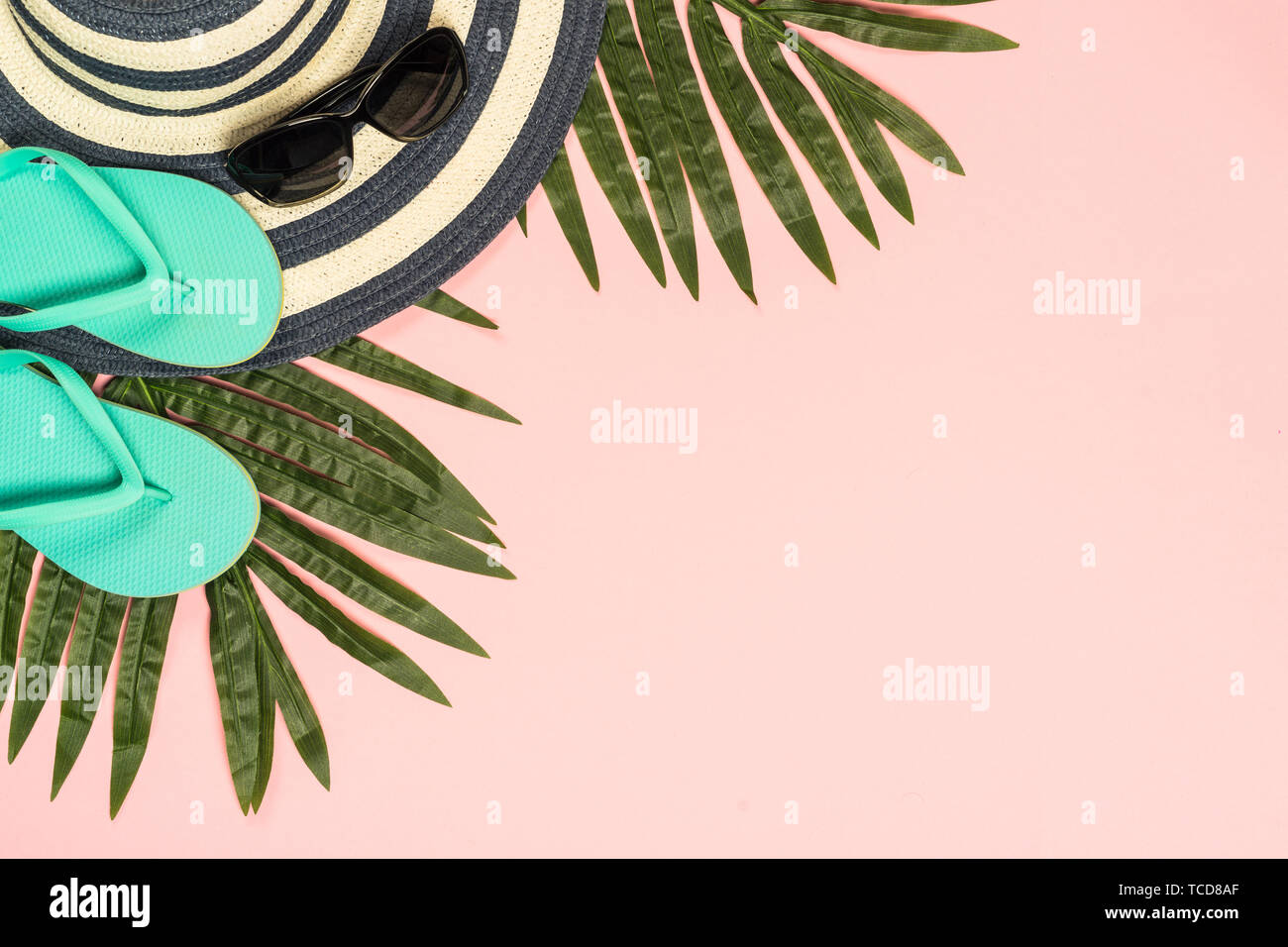 Summer flat lay background on pink Stock Photo - Alamy