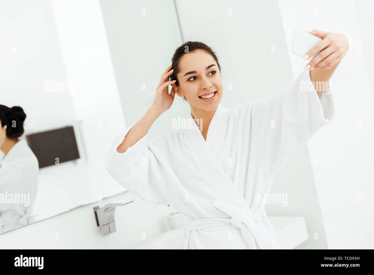 Girl selfie bathroom hi-res stock photography and images - Alamy
