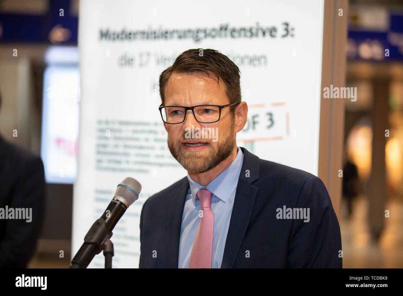 Stephan Boleslawsky bei der Unterzeichnung der MOF 3-Vereinbarung im Kölner Hauptbahnhof. Köln, 06.06.2019 Stock Photo