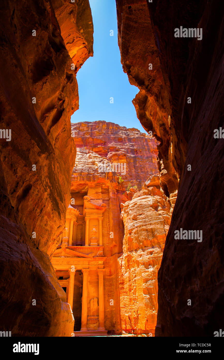 Al khazneh in petra jordan hires stock photography and images Alamy