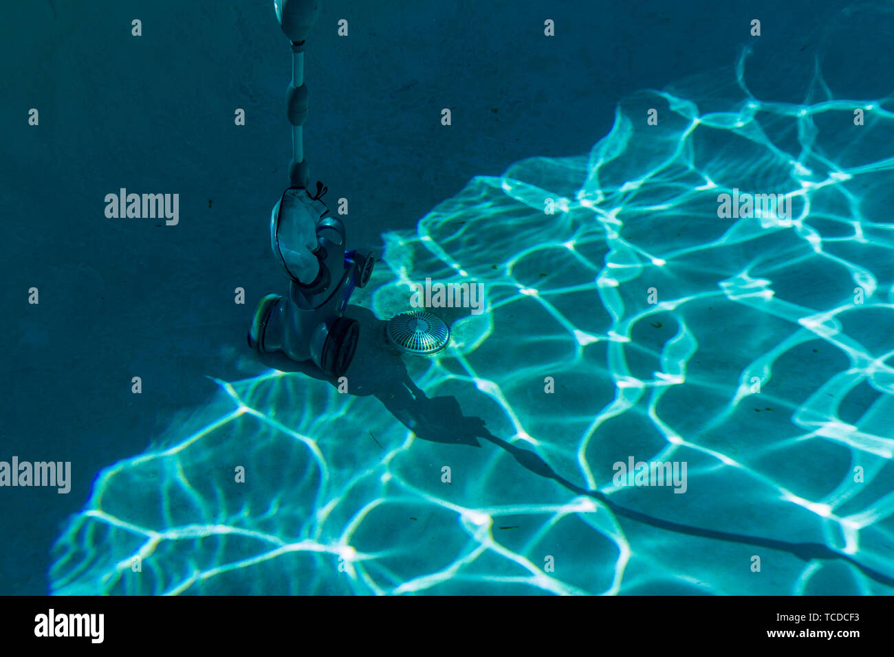 floating automated underwater pool cleaner Stock Photo Alamy