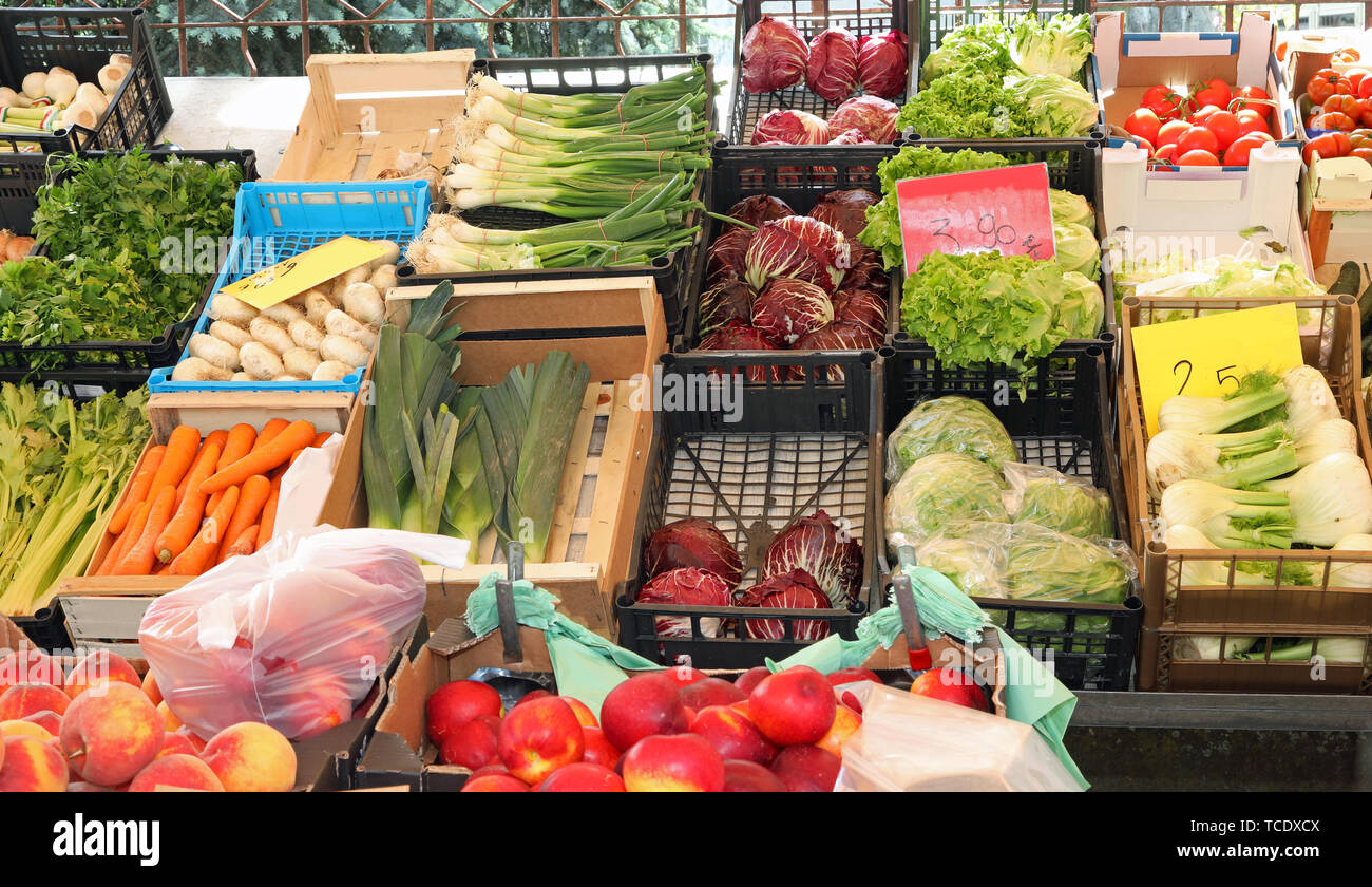 many boxes of fruits and vegetables for sale at market Stock Photo - Alamy