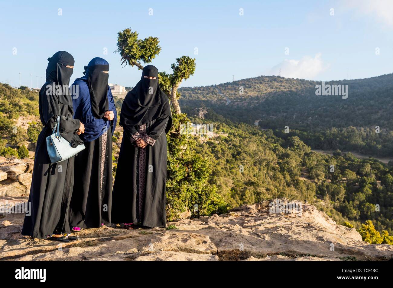 Veiled women on Mount Souda, Abha, Saudi Arabia Stock Photo