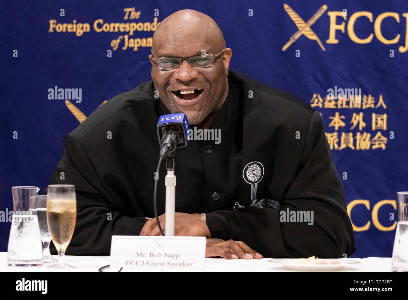Tokyo, Japan. 07th June, 2019. American pro fighter and actor Bob Sapp speaks during a news conference at The Foreign Correspondents' Club of Japan. Sapp, who is also a former American NFL player, WWE professional wrestler and World Champion kick boxer visited the Club to share his opinions about the Japanese TV industry as a foreigner celebrity in Japan. As actor he participated in several movies including 'Conan the Barbarian' and with Adam Sandler in 'The Longest Yard'. Credit: Rodrigo Reyes Marin/AFLO/Alamy Live News Stock Photo