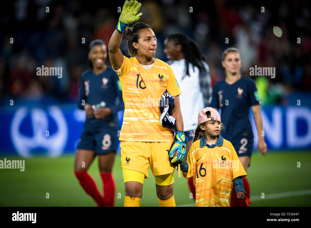 goalkeeper-sarah-bouhaddi-hi-res-stock-photography-and-images-alamy