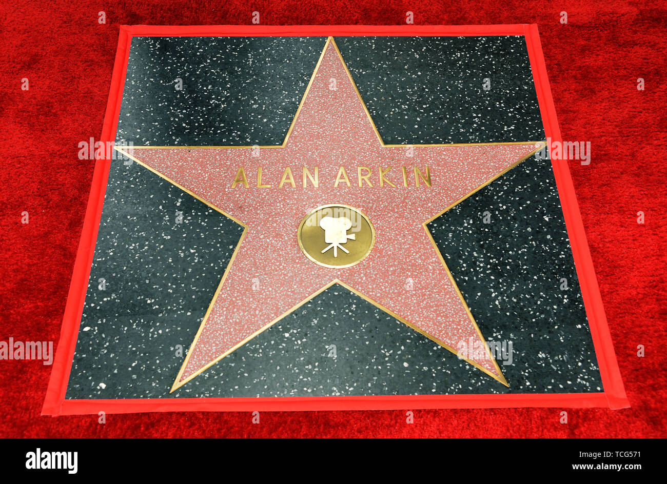 Los Angeles, USA. 07th June, 2019. Alan Arkin star 038 Alan Arkin is honored with a star on The Hollywood Walk of Fame on June 07, 2019 in Hollywood, California. Credit: Tsuni/USA/Alamy Live News Stock Photo