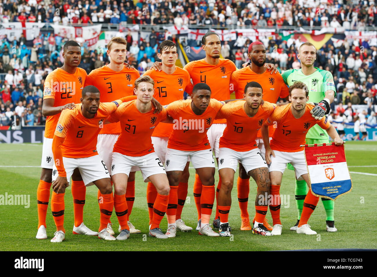 Royal dutch football logo hi-res stock photography and images - Alamy