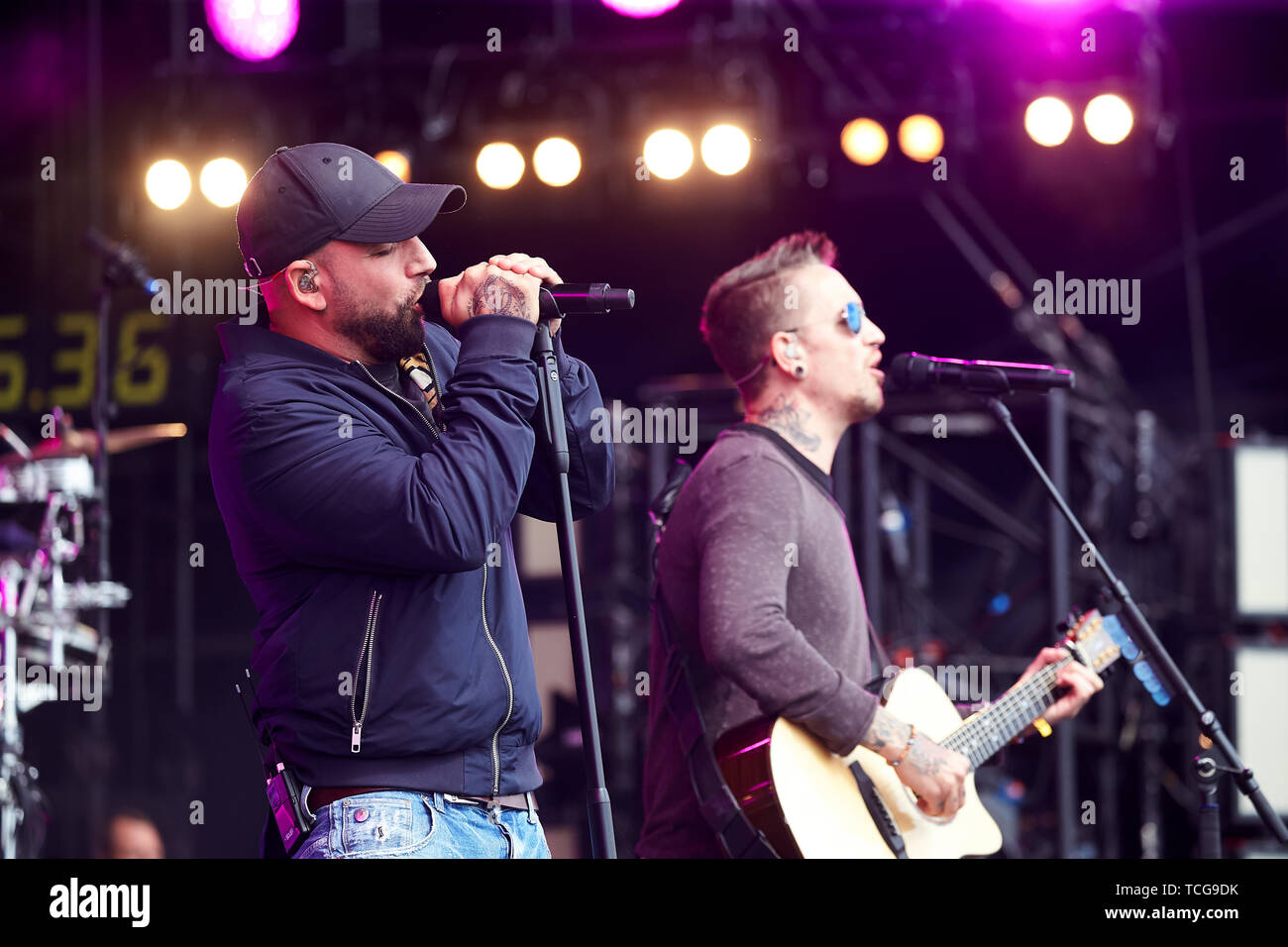 Nürburg, Germany. 08 June 2019, Rhineland-Palatinate, Nürburg: Christopher Seiler (l) and Bernhard Speer from the Austrian band 'Seiler & Speer' on the main stage of the open-air festival 'Rock am Ring'. On three days about 75 bands will perform on three stages in front of more than 80 000 spectators. Photo: Thomas Frey/dpa Credit: dpa picture alliance/Alamy Live News Stock Photo
