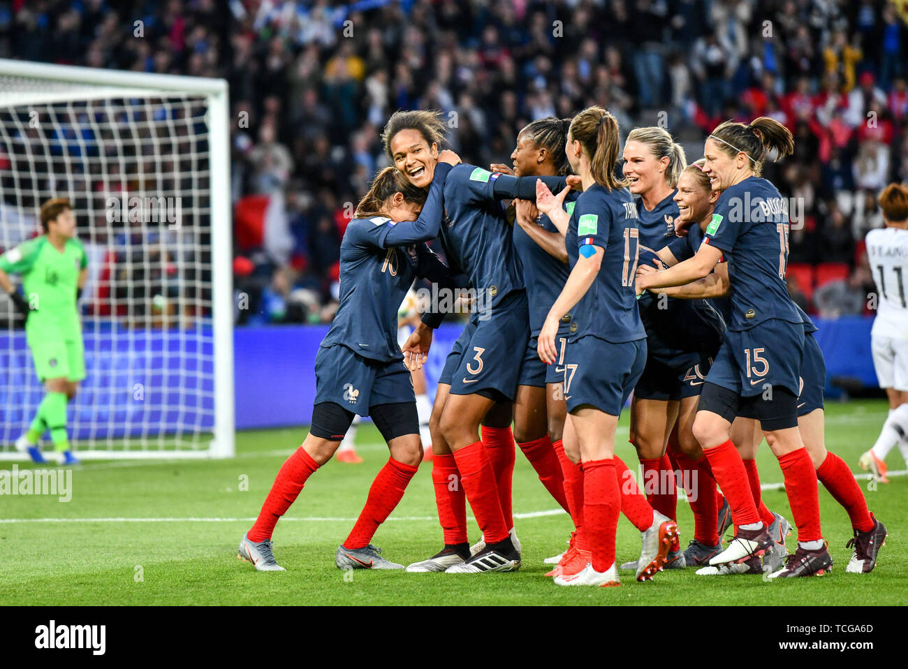 Paris, France. 07th June, 2019.jubilation, Rejoicing, celebrate, happy, cheer, Goal Celebration France 3: 0, 07/06/2019, Paris (France), Football, FIFA Women's World Cup 2019, Ero Opening, France - South Korea, FIFA REGULATIONS PROHIBIT ANY USE OF PHOTOGRAPHS AS IMAGE SEQUENCES AND / OR QUASI VIDEO. | usage worldwide Credit: dpa picture alliance/Alamy Live News Stock Photo