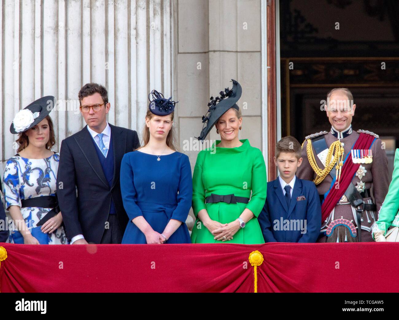 London, UK. 08th June, 2019. Sophie, Countess of Wessex and Prince Edward, Princess Eugenie and Princess Beatrice, Lady Louise Windsor and James, Viscount Severn at the balcony of Buckingham Palace in London, on June 08, 2019, after attending Trooping the Colour at the Horse Guards Parade, the Queens birthday parade Photo : Albert Nieboer/ Netherlands OUT/Point de Vue OUT | Credit: dpa picture alliance/Alamy Live News Stock Photo