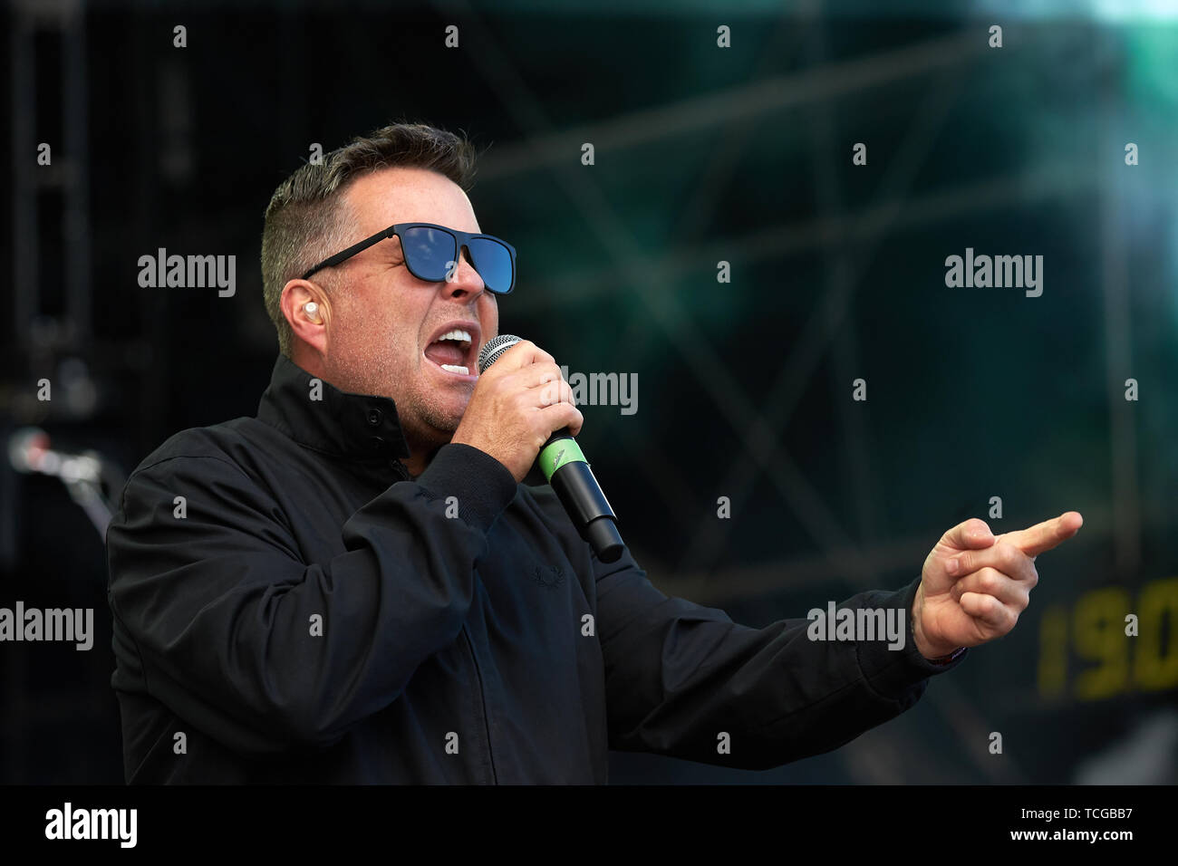 08 June 2019, Rhineland-Palatinate, Nürburg: Ken Casey, singer and bassist of the US-American folk-punk band 'Dropkick Murphys', appears on the main stage of the open-air festival 'Rock am Ring'. On three days about 75 bands will perform on three stages in front of more than 80 000 spectators. Photo: Thomas Frey/dpa Stock Photo