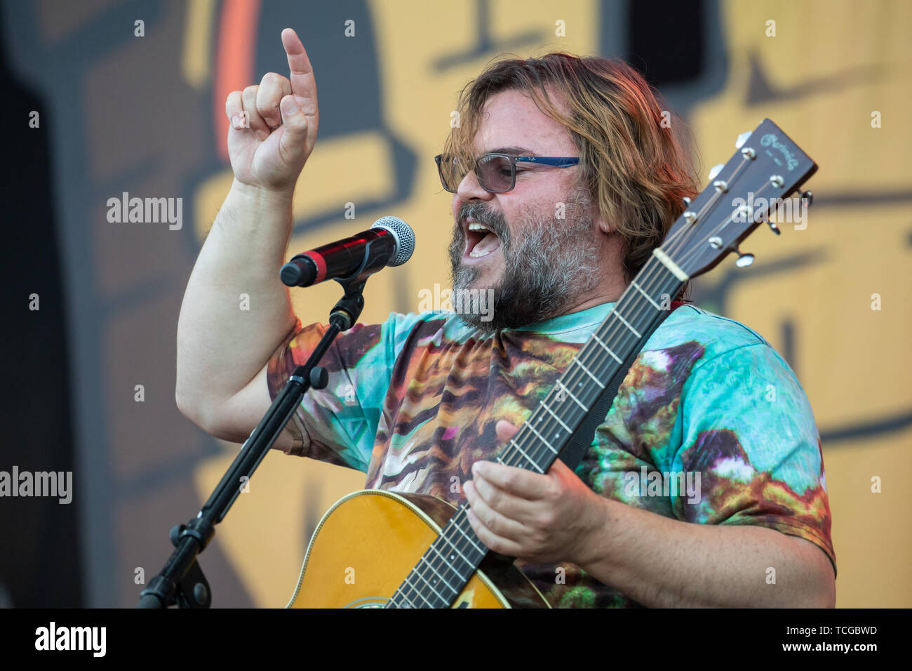 Nuremberg, Germany. 08th June, 2019. The US-American singer and actor Jack Black from the band Tenacious D. is on stage at the open-air festival 'Rock im Park'. The music festival runs until 9 June 2019. Credit: Rachel Boßmeyer/dpa/Alamy Live News Stock Photo