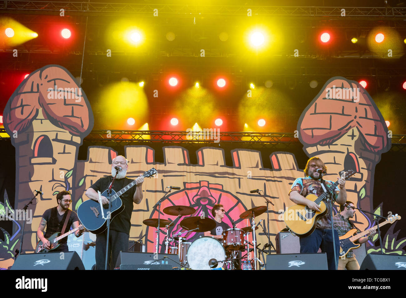 Nuremberg, Germany. 08th June, 2019. The US-American singers and actors Kyle Gass (l) and Jack Black from the band Tenacious D. are on stage at the open-air festival 'Rock im Park'. The music festival runs until 9 June 2019. Credit: Rachel Boßmeyer/dpa/Alamy Live News Stock Photo