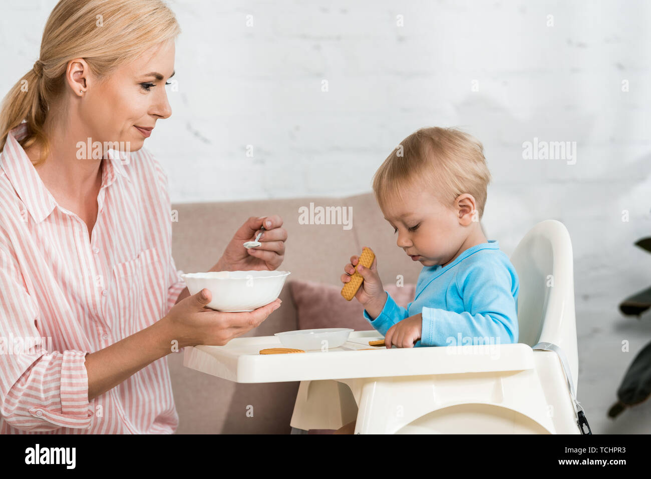 feeding chair for mother