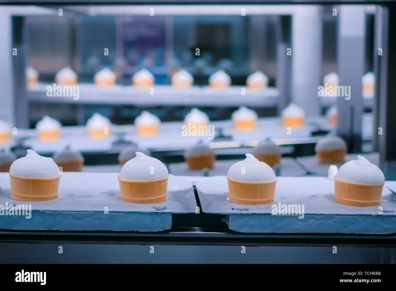 Ice cream automatic production line conveyor belt with icecream cones