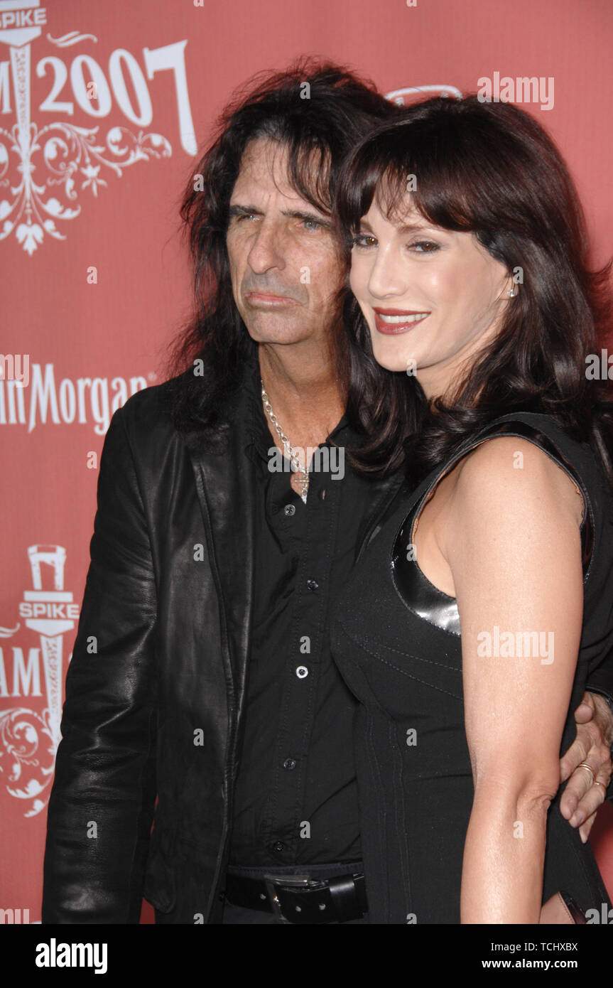 Alice cooper and wife hi-res stock photography and images - Alamy
