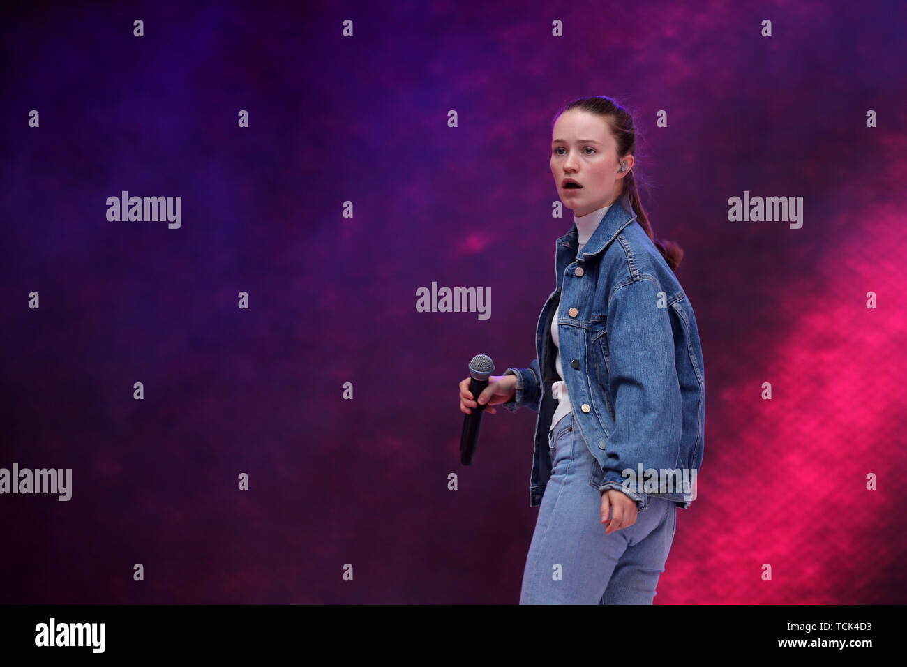 Sigrid performs live hi-res stock photography and images - Alamy