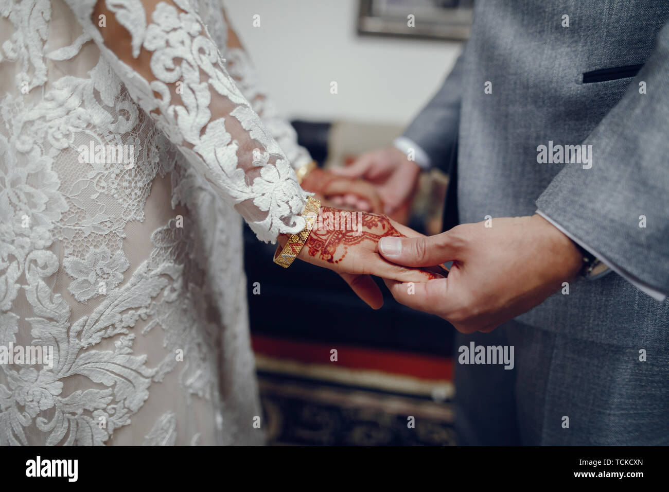 Indian mehndi couple wedding hi-res stock photography and images - Alamy