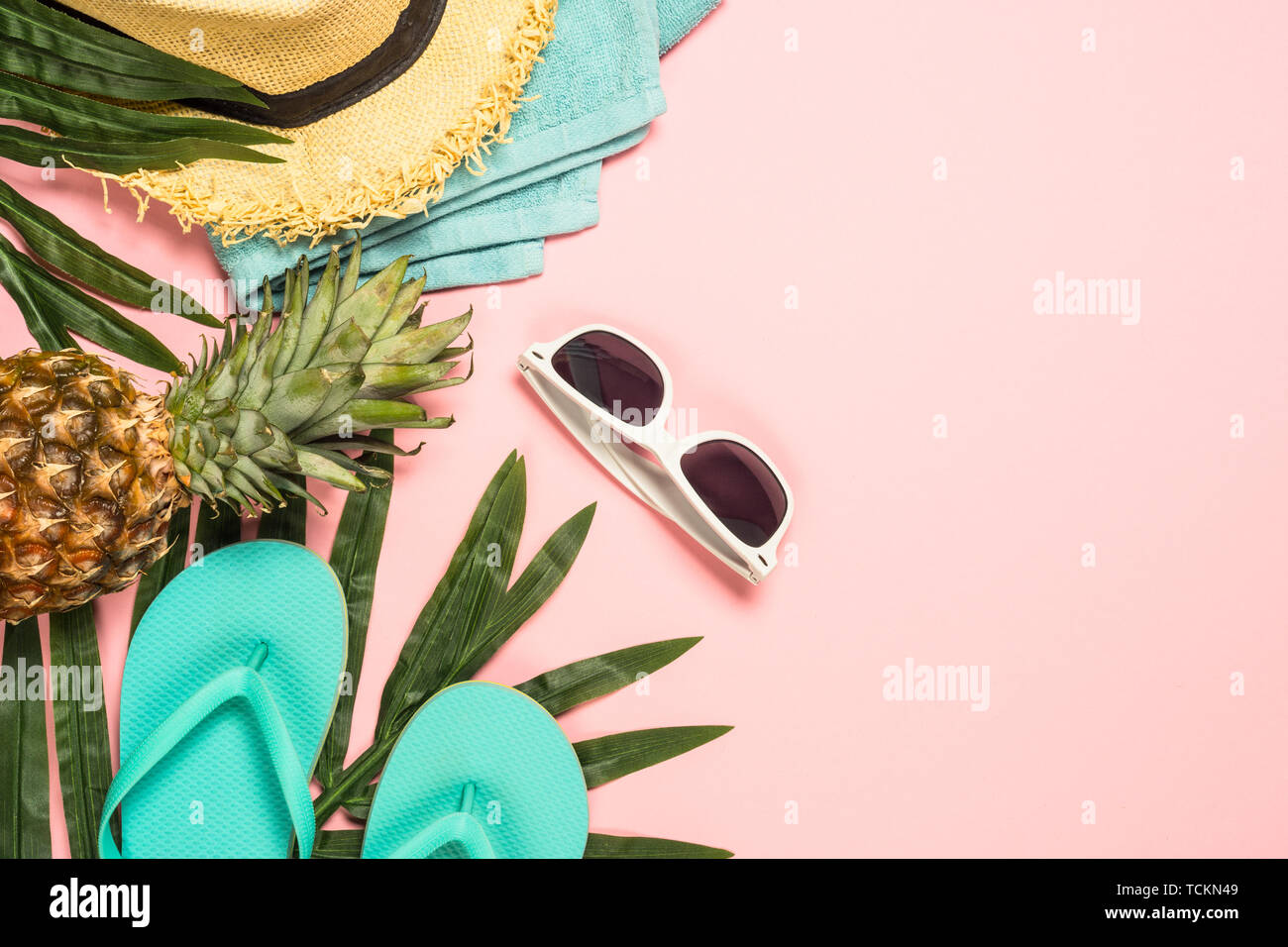 Summer flat lay background on pink Stock Photo - Alamy