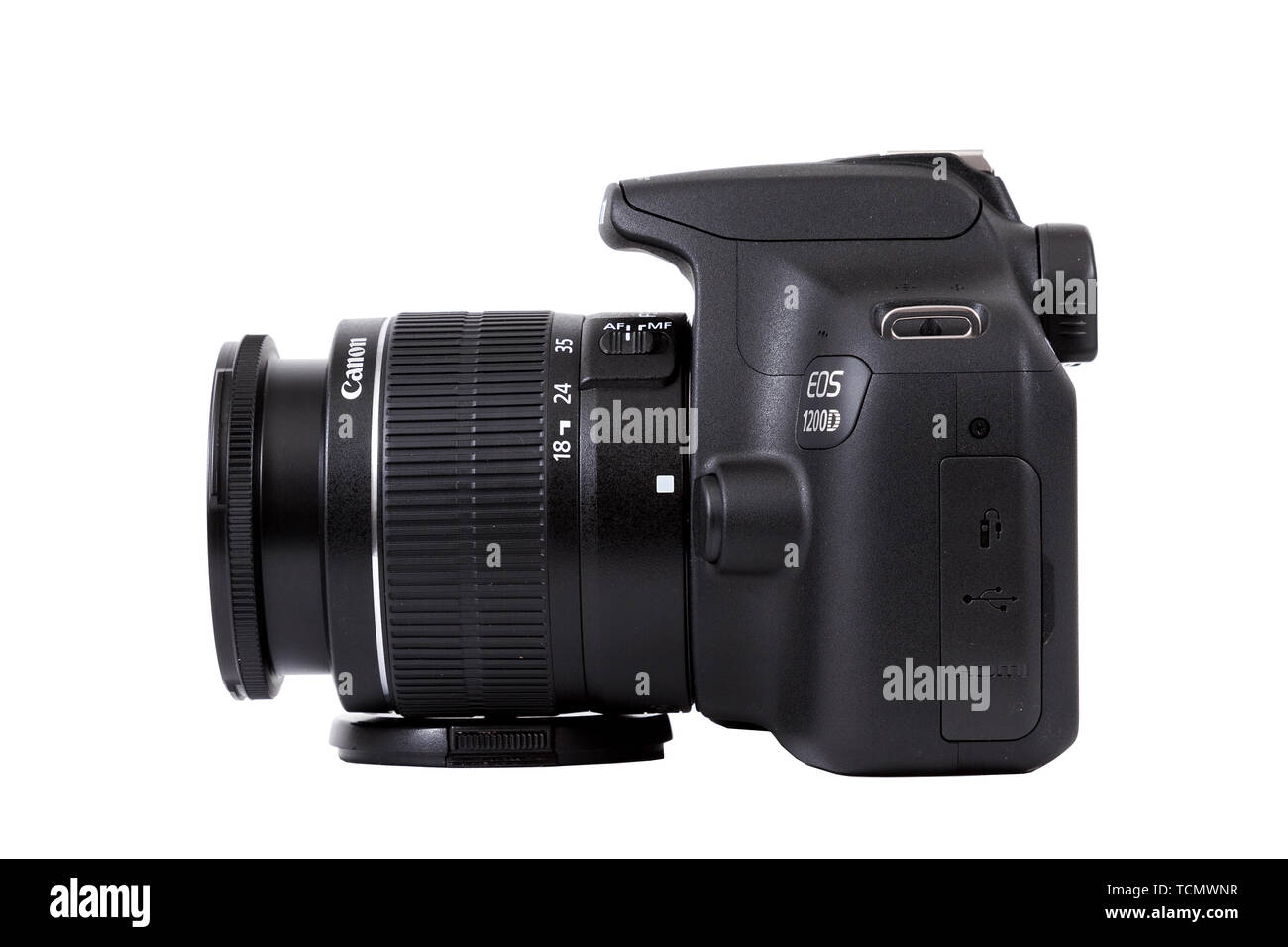 KIEV, UKRAINE, APRIL 25, 2016: Canon EOS 1200D Kit 18-55 DC DSLR black.  Canon is the world largest SLR camera manufacturer Stock Photo - Alamy