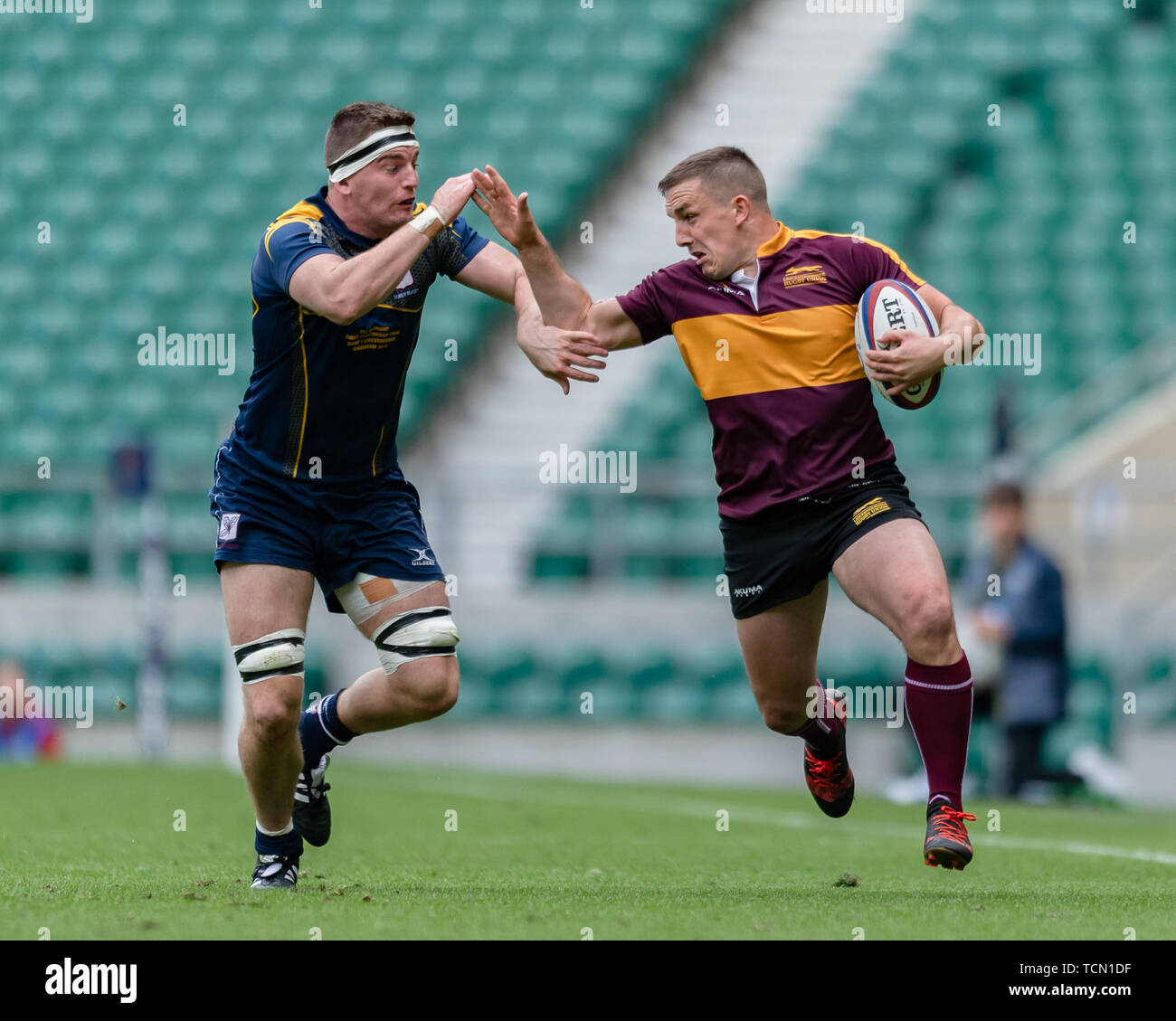 London, UK. 08th, Jun 2019. Leicestershire’s Callum Dacey (right) clashed with Surrey’s Harry Sheppard (left) during Bill Beaumont County Championship Division 2 Final: Surrey v Leicestershire at Twickenham Stadium on Saturday, 08 June 2019. LONDON England .  (Editorial use only, license required for commercial use. No use in betting, games or a single club/league/player publications.) Credit: Taka G Wu/Alamy Live News Stock Photo