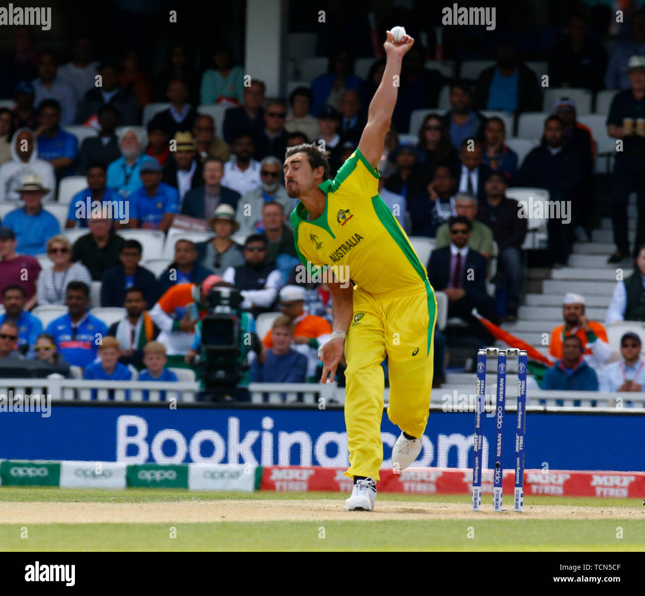 London, UK. 9th June, 2019. Mitchell Starc of Australia during ICC Cricket World Cup between India and Australia at the Oval Stadium on 09 June 2019 in London, England. Credit: Action Foto Sport/Alamy Live News Stock Photo