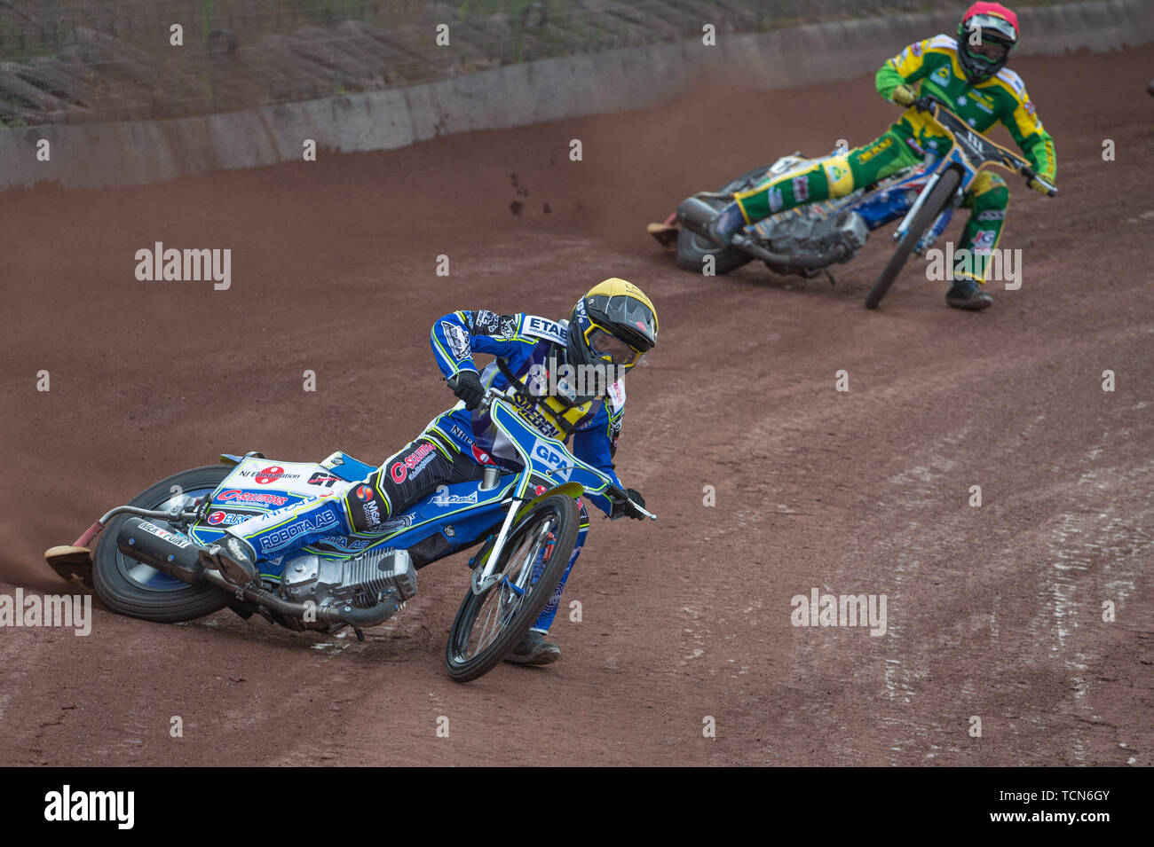 Glasgow, Scotland, UK. 08th June, 2019.  Pontus Aspgren (Yellow) leads Chris Holder (Red) during the FIM Speedway Grand Prix World Championship - Qualifying Round 1 at the Peugeot Ashfield Stadium, Glasgow on Saturday 8th June 2019. (Credit: Ian Charles | MI News) Credit: MI News & Sport /Alamy Live News Stock Photo