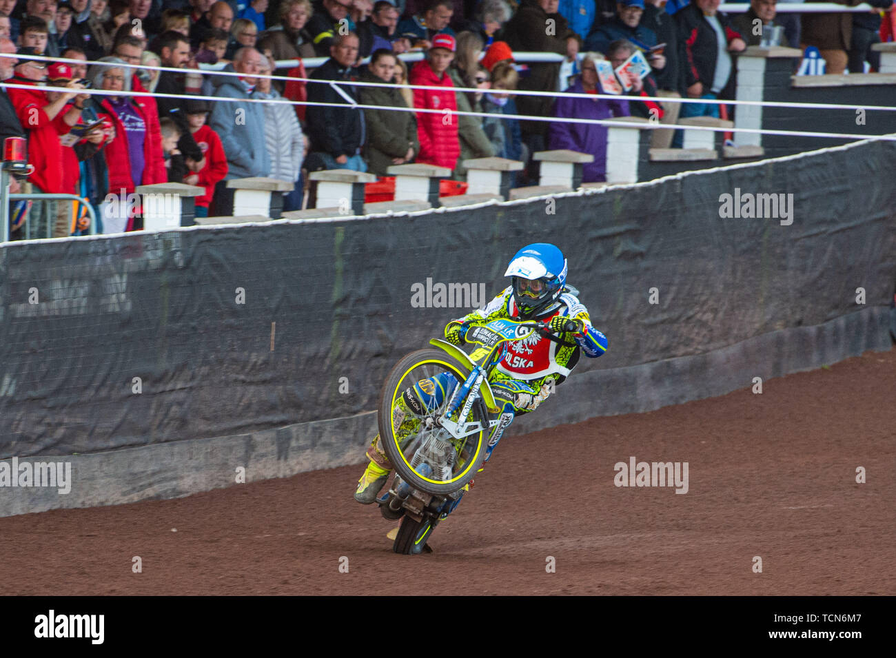 Glasgow, Scotland, UK. 08th June, 2019.  Bartosz Smektała (Poland) picks up some drive during the FIM Speedway Grand Prix World Championship - Qualifying Round 1 at the Peugeot Ashfield Stadium, Glasgow on Saturday 8th June 2019. (Credit: Ian Charles | MI News) Credit: MI News & Sport /Alamy Live News Stock Photo