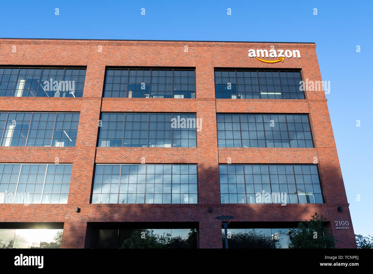 Amazon Office High Resolution Stock Photography And Images Alamy