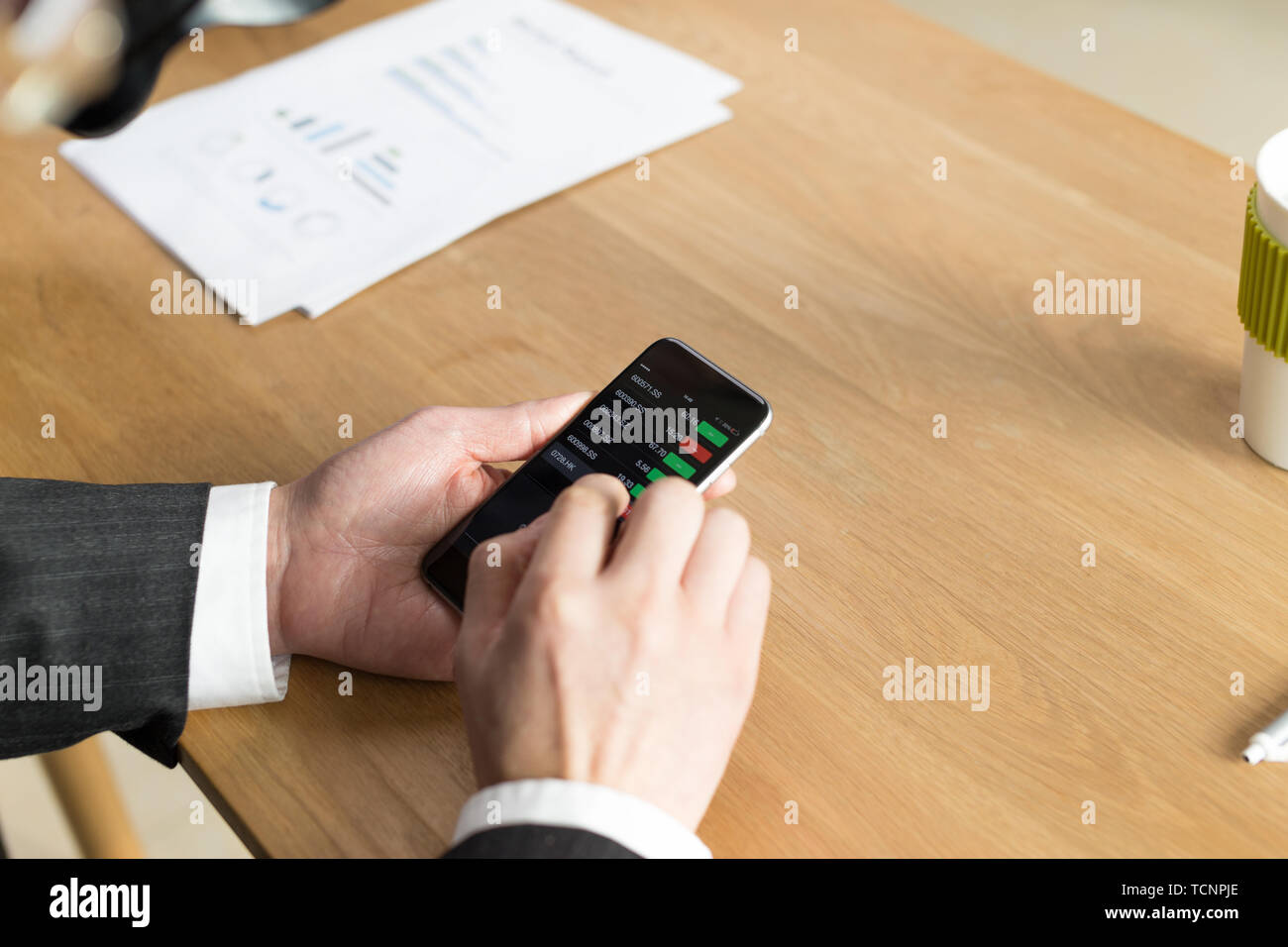 Comment financial reports Stock Photo - Alamy