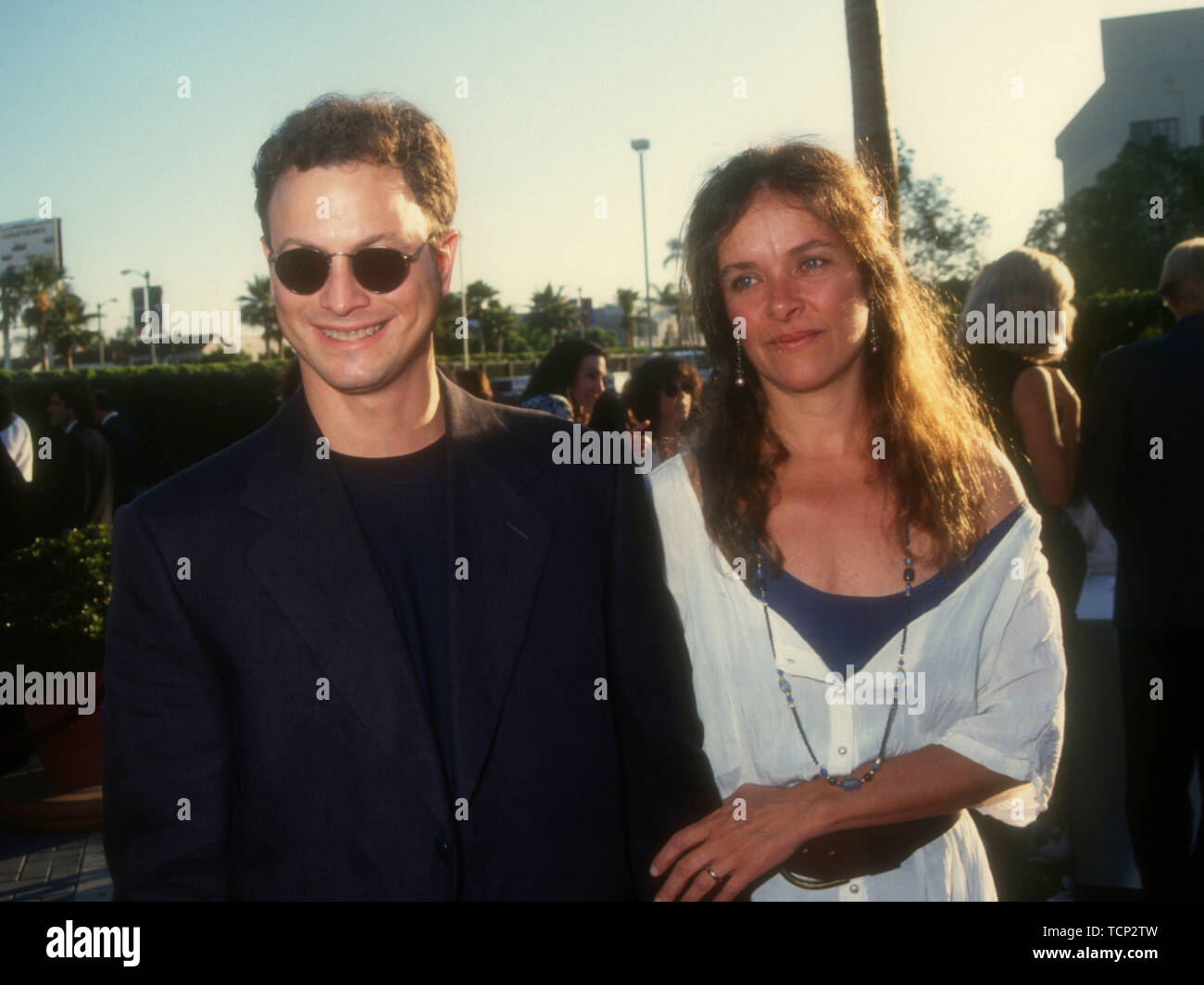 Hollywood, California, USA 23rd June 1994 Actor Gary Sinise and wife actress Moira Harris attend Paramount Pictures 'Forrest Gump' Premiere on June 23, 1994 at Paramount Studios in Hollywood, California, USA. Photo by Barry King/Alamy Stock Photo Stock Photo