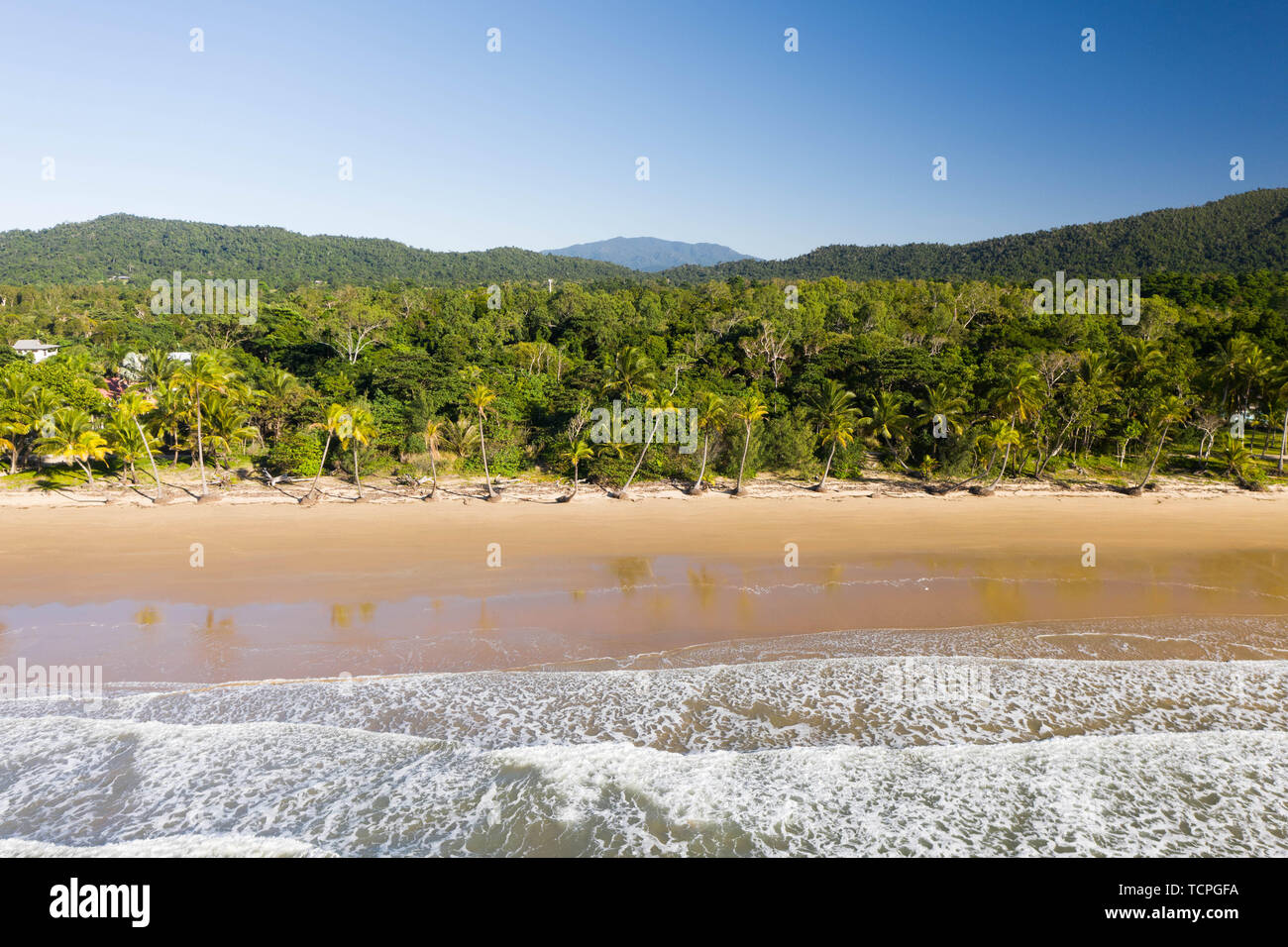 Aerial tropical beach hi-res stock photography and images - Alamy