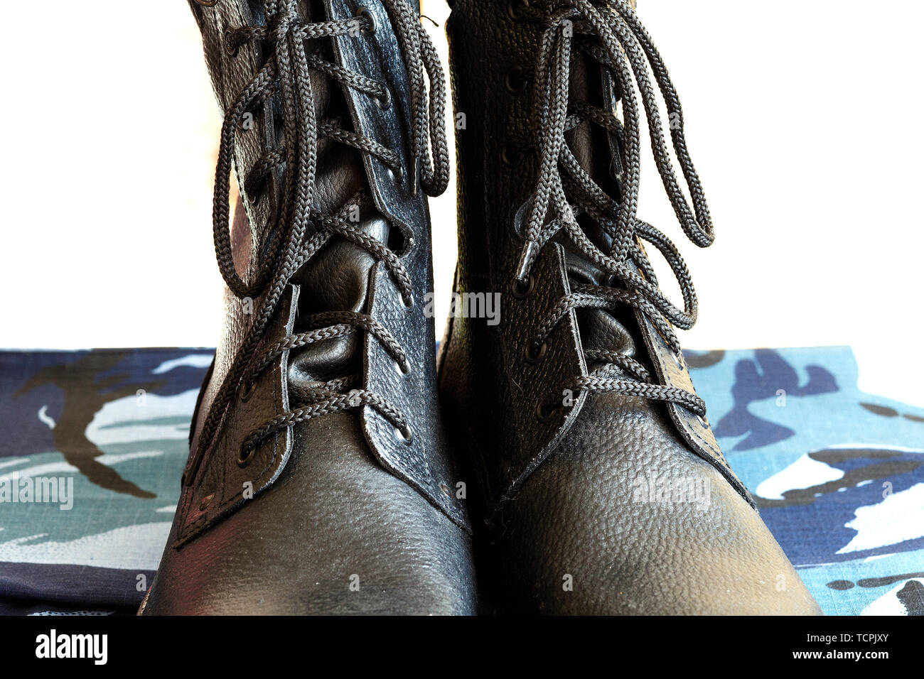 british army boot lacing