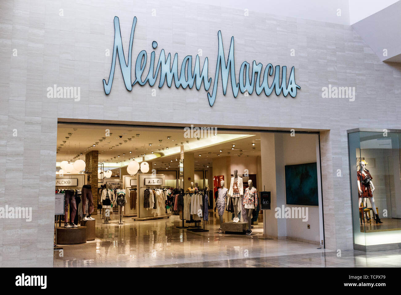 Neiman Marcus Store Las Vegas Stock Photo - Download Image Now - Neiman  Marcus, Building Entrance, Business - iStock