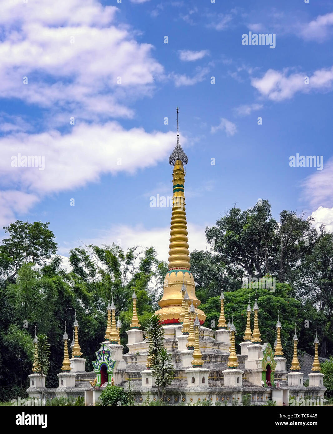 Gaoligong mountains hires stock photography and images Alamy