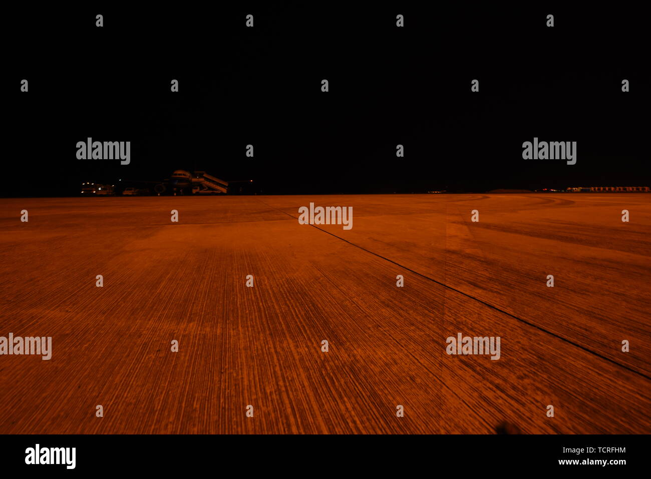 Cement floor ground night hi-res stock photography and images - Alamy