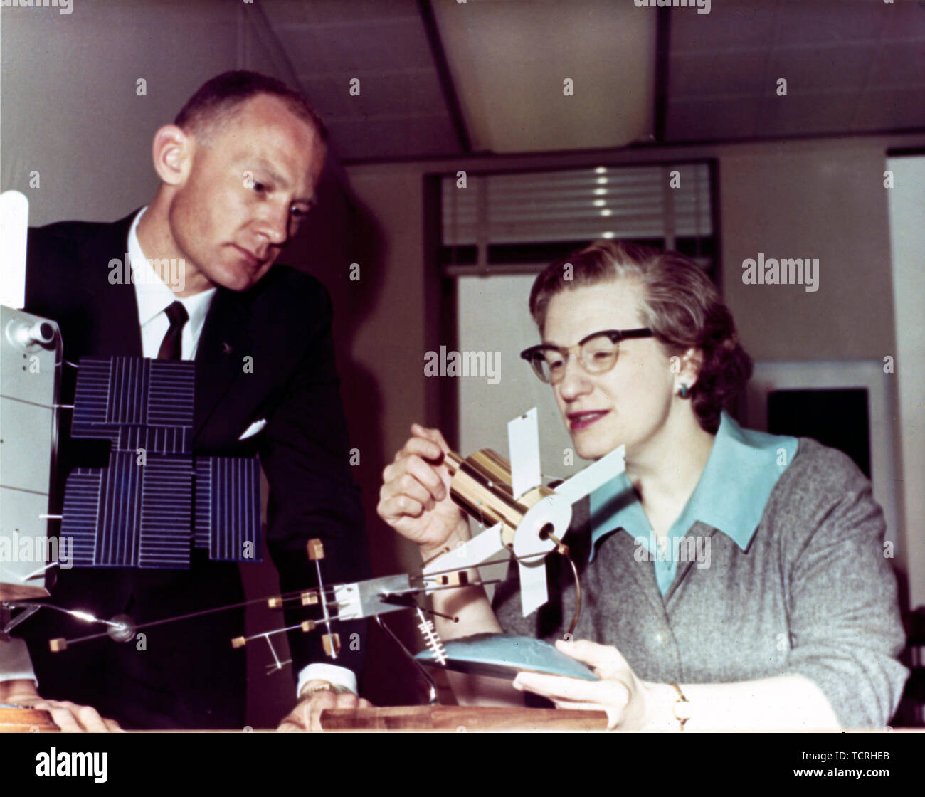 Nancy Grace Roman (1925-2018), NASA's first chief astronomer, is known as the 'Mother of Hubble'. She is seen here explaining the Advanced Orbiting Solar Observatory to astronaut Buzz Aldrin Stock Photo